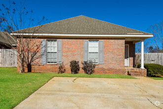 Building Photo - Adorable 3 Bedroom Home in Millbrook!