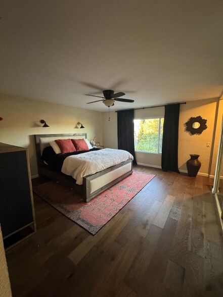 Building Photo - 1346 Miraflores Glen