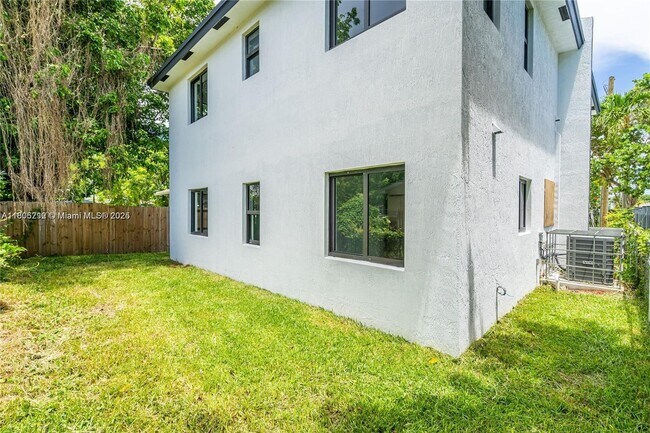 Building Photo - 1821 NW 69th St