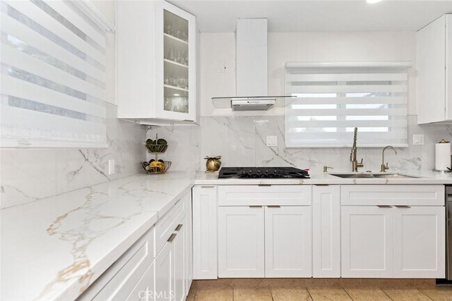 Building Photo - 11377 Gaynor Ave