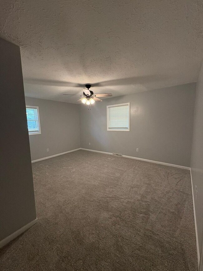 Building Photo - 108 Nottingham Ln