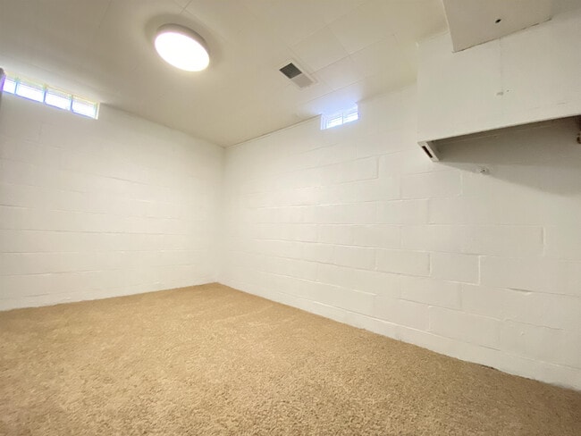 Building Photo - 2512 18th Ave NW