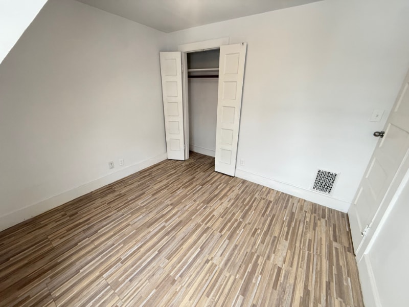 Building Photo - 112 Hawthorne Ave