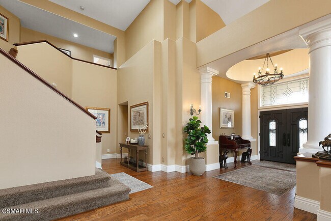 Building Photo - 136 Heath Meadow Pl