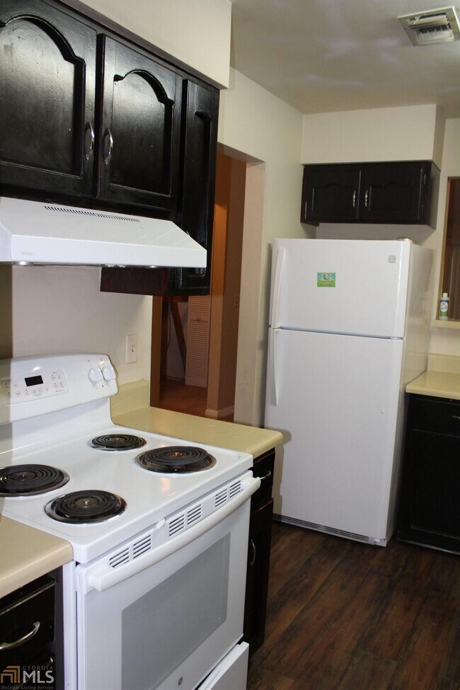Building Photo - 207 Admirals Walk