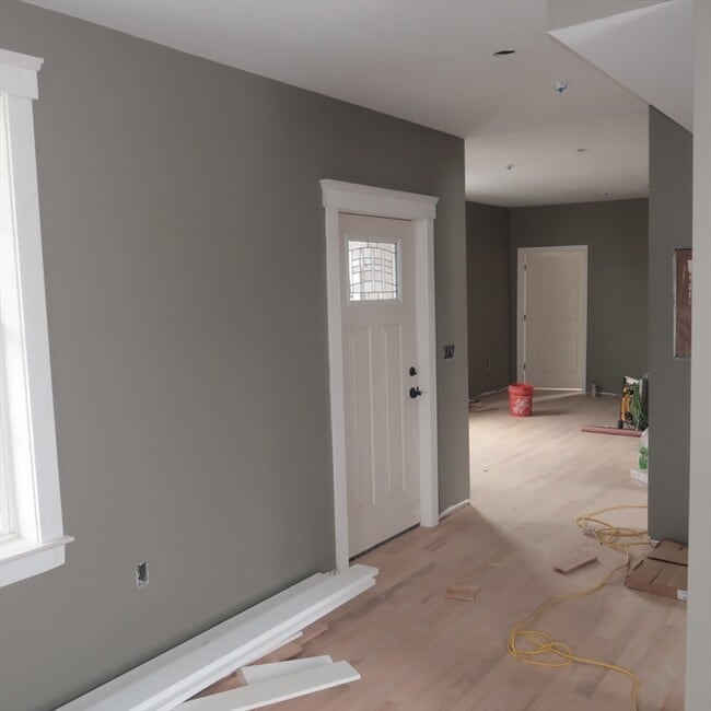 Building Photo - 32 Newhall St