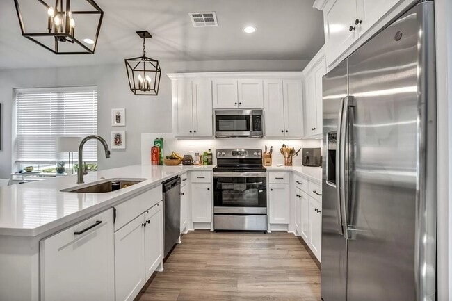 Building Photo - 2318 S 4th St