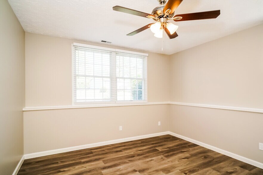 Building Photo - 532 Hunters Trail