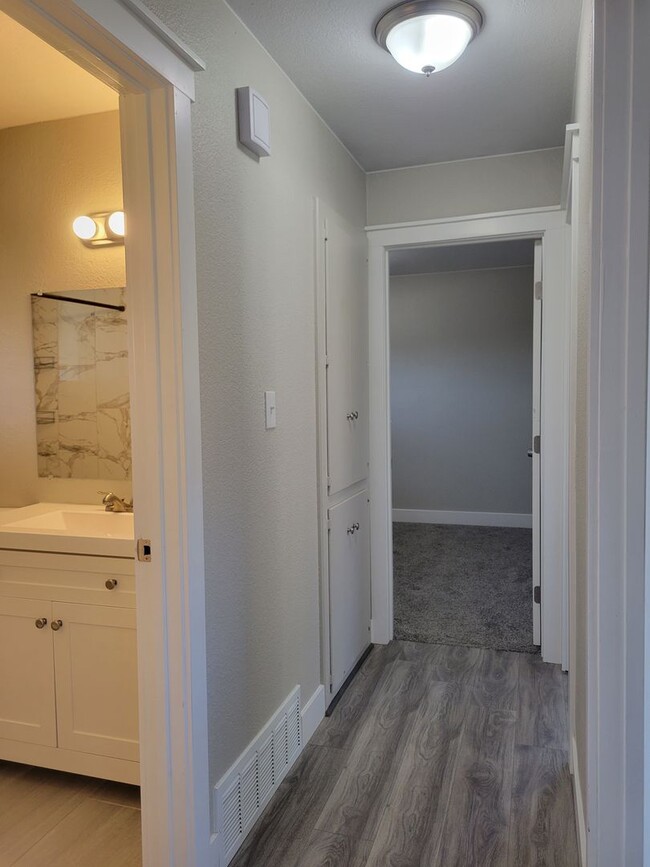 Building Photo - Newly Remodeled 3 Bedroom Ranch Available ...