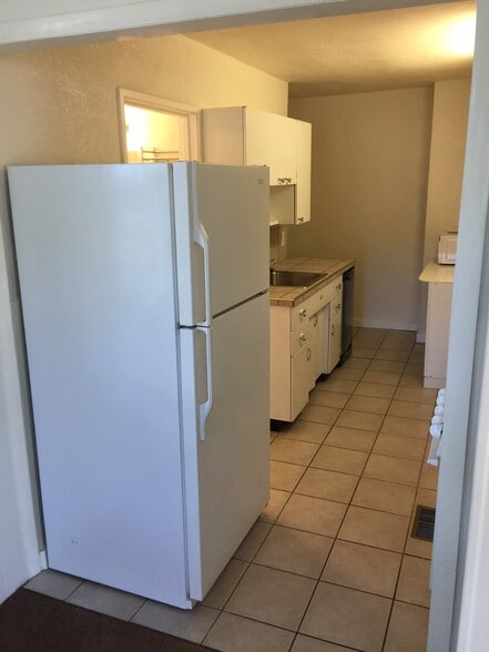 Building Photo - 115 N Park St