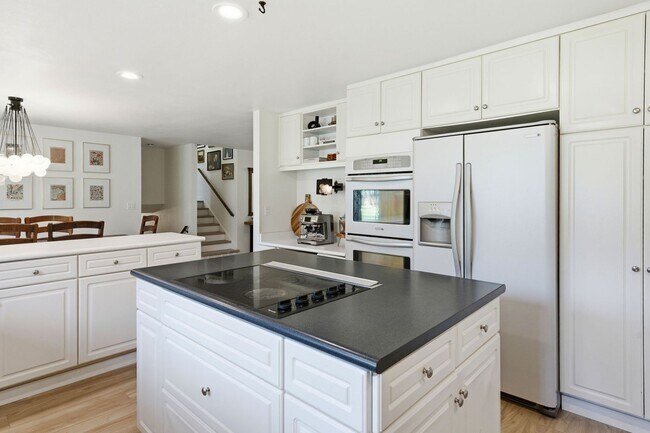 Building Photo - Gig Harbor farm home with great amenities - 5 bedroom 2 bath with garage and more - Available May...