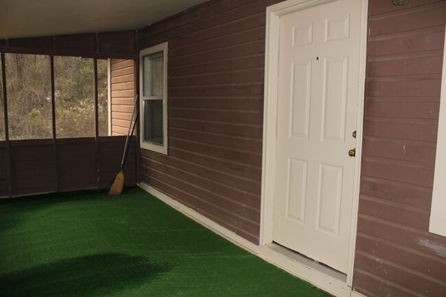 Building Photo - 65 Noble Rd