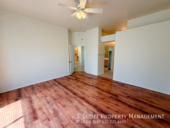 Building Photo - 279 W Desert Ave