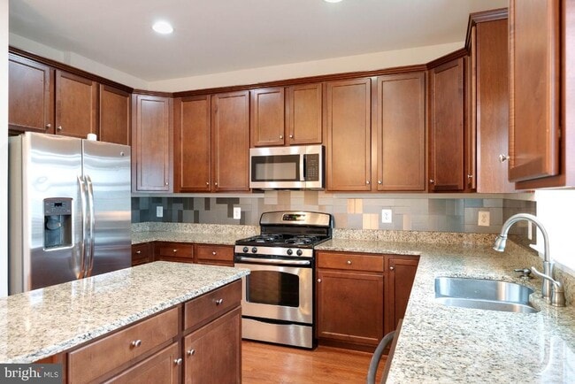 Building Photo - 25120 Sweet Myrtle Square