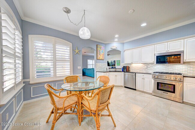 Building Photo - 1937 Golf Vista Blvd