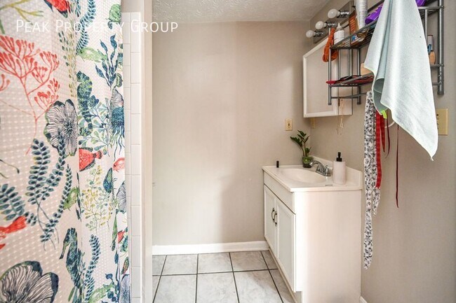 Building Photo - 3207 Vine St