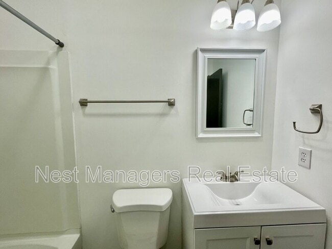 Building Photo - 2816 E Cramer Dr