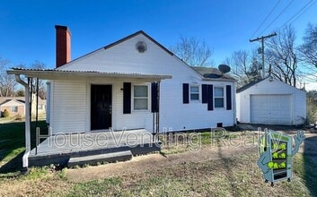 Building Photo - 1755 Dalton St