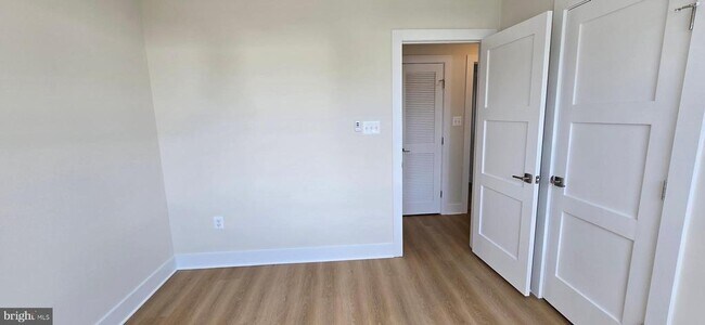 Building Photo - 424 Chapel Alley