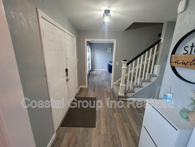 Building Photo - 1012 Meadowview Pl