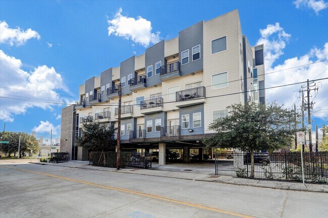 Building Photo - 1011 Studemont St