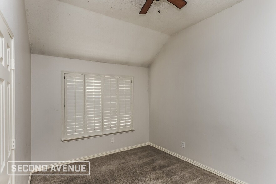 Building Photo - 2404 Liles Ln