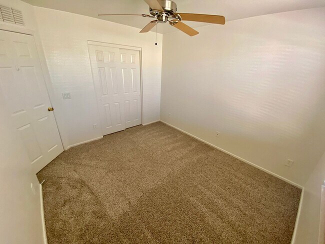 Building Photo - 3 Bed, 2 Bath in Rancho El Mirage