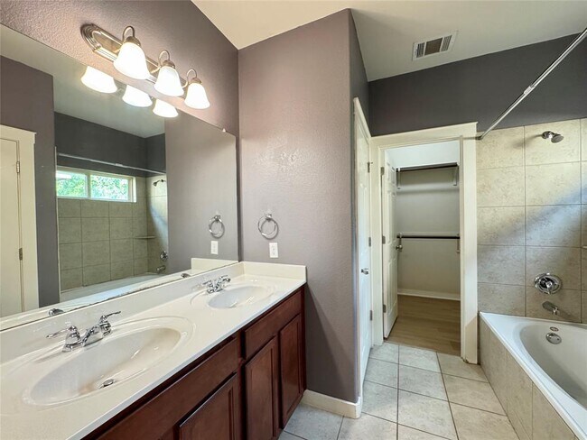 Building Photo - 4016 Kenter Crossing