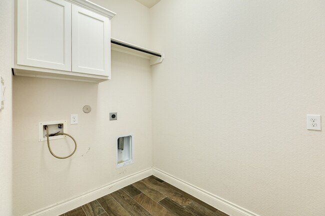 Building Photo - 10318 Granite Ct