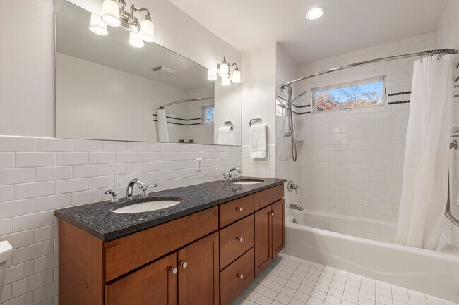 Building Photo - 60 Havilands Ln