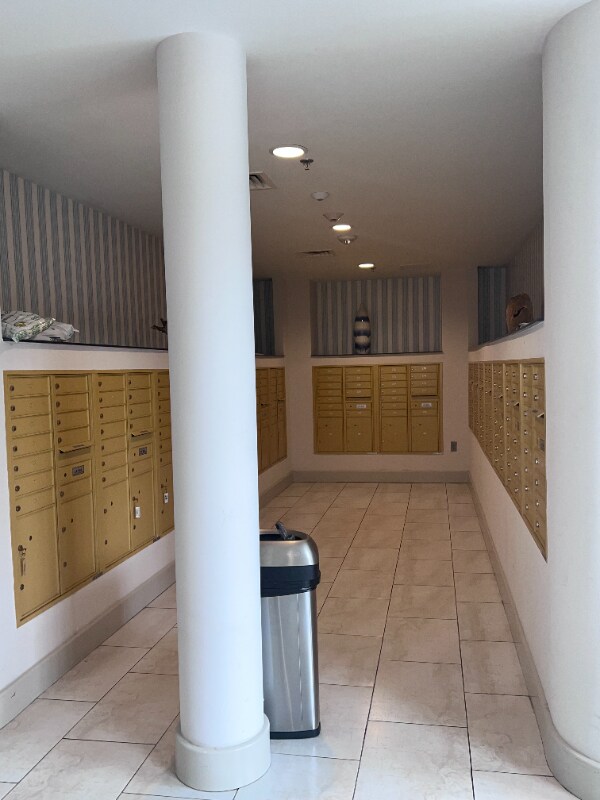 Building Photo - 1380 Piccard Dr