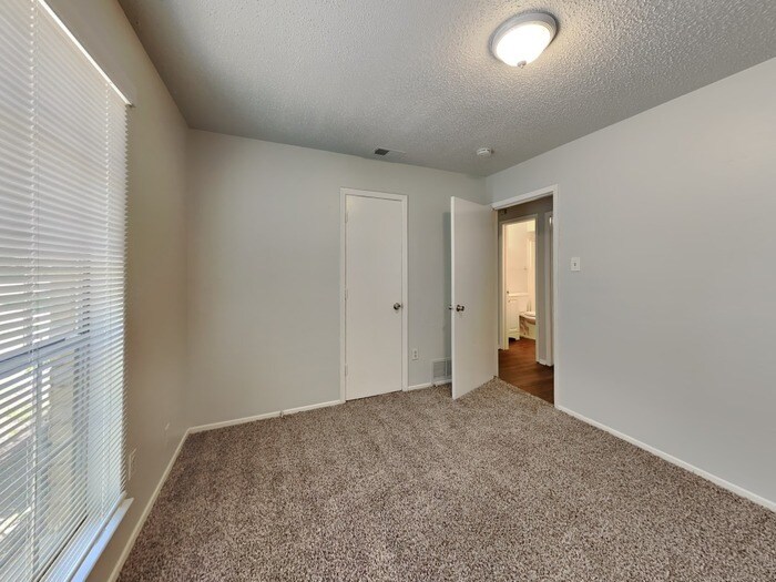 Building Photo - 1202 Neptune Dr