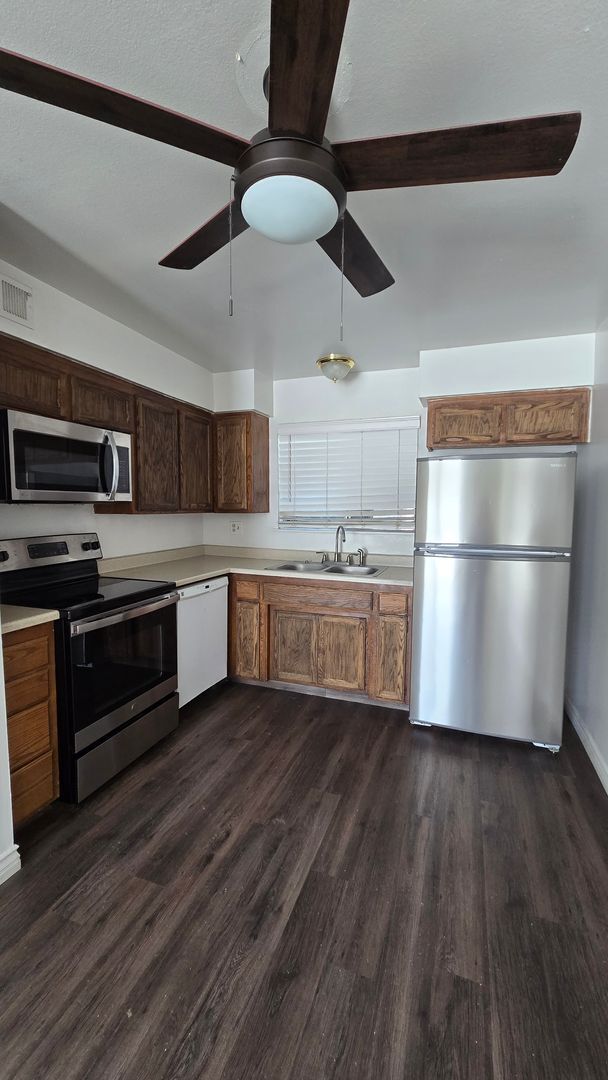 Building Photo - 1825 3rd St