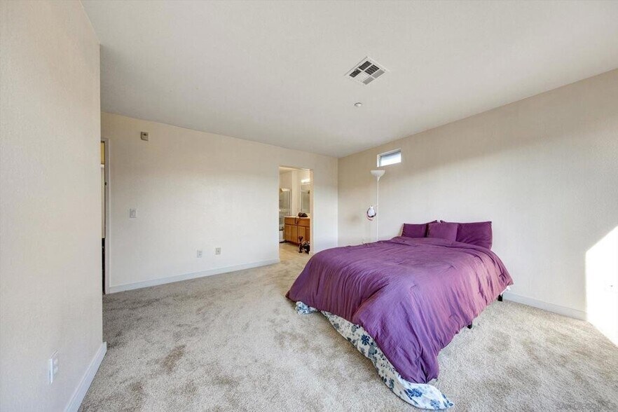 Building Photo - 1583 Sumac Pl