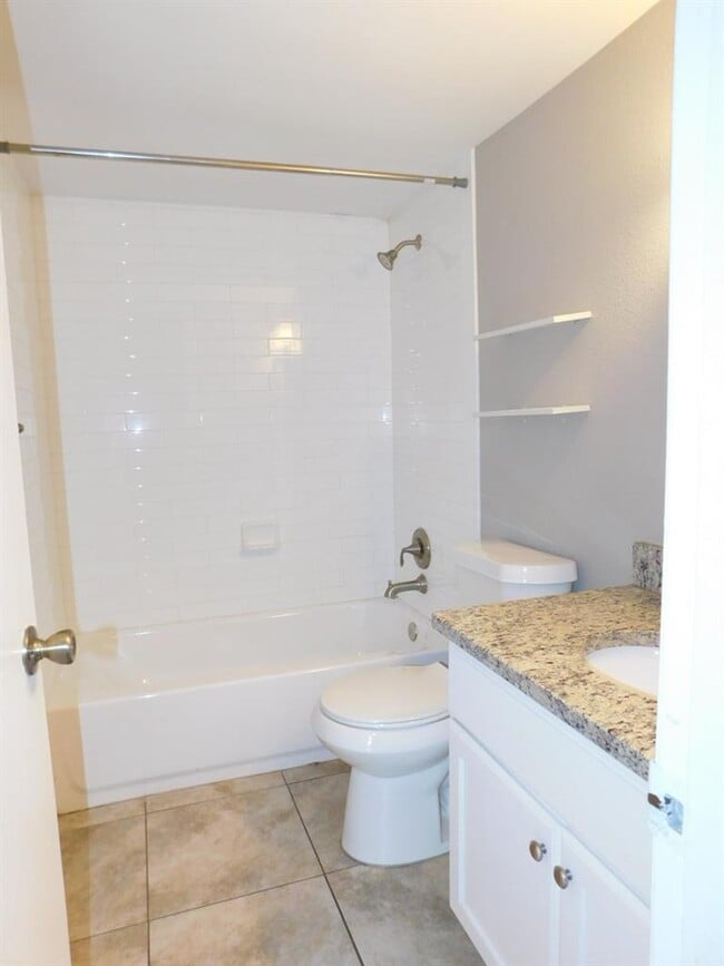 Building Photo - 1604 Summer Creek Ct