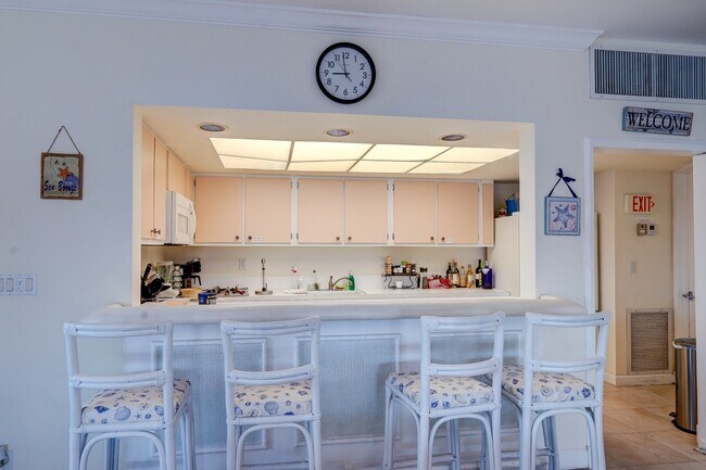 Building Photo - 5480 N Ocean Dr