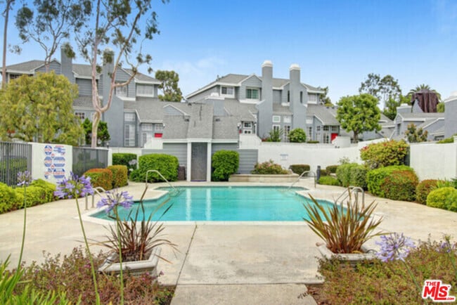 Building Photo - 5740 Canterbury Dr