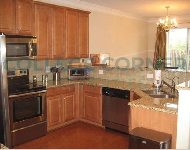 Building Photo - 4964 Wyngate Village Dr