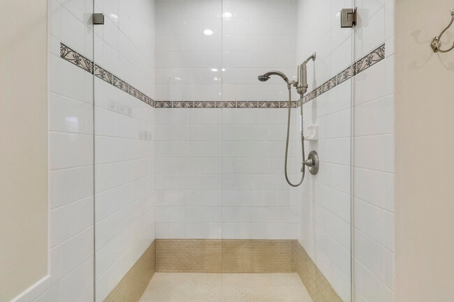 Building Photo - 6 Oakleaf Ct