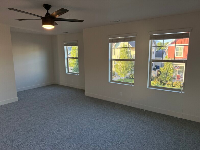 Building Photo - 2068 W Phillips St