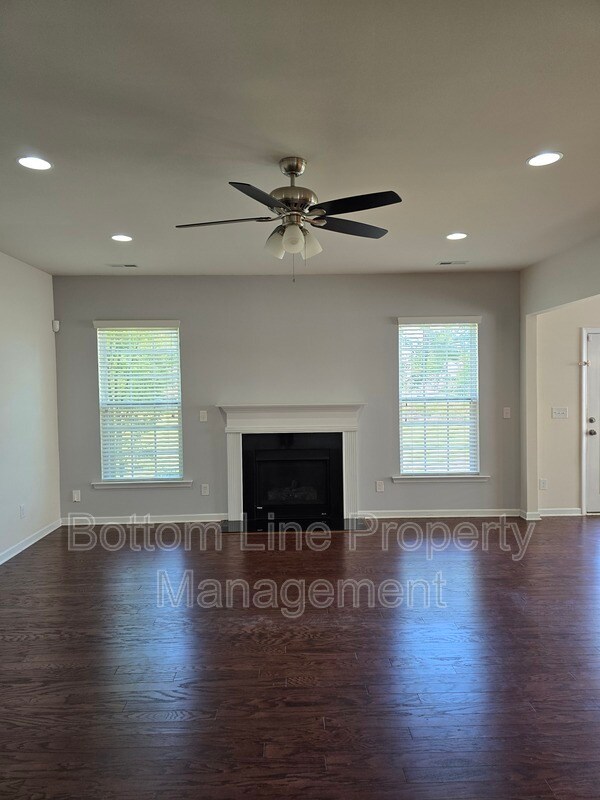 Building Photo - 10708 Sky Chase Ave NW