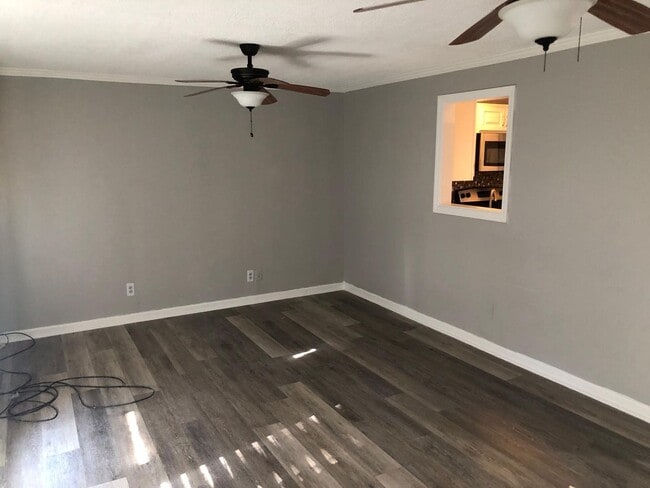 Building Photo - Upper St. Clair - 3 BR Split Entry House, Garage, Central Air!