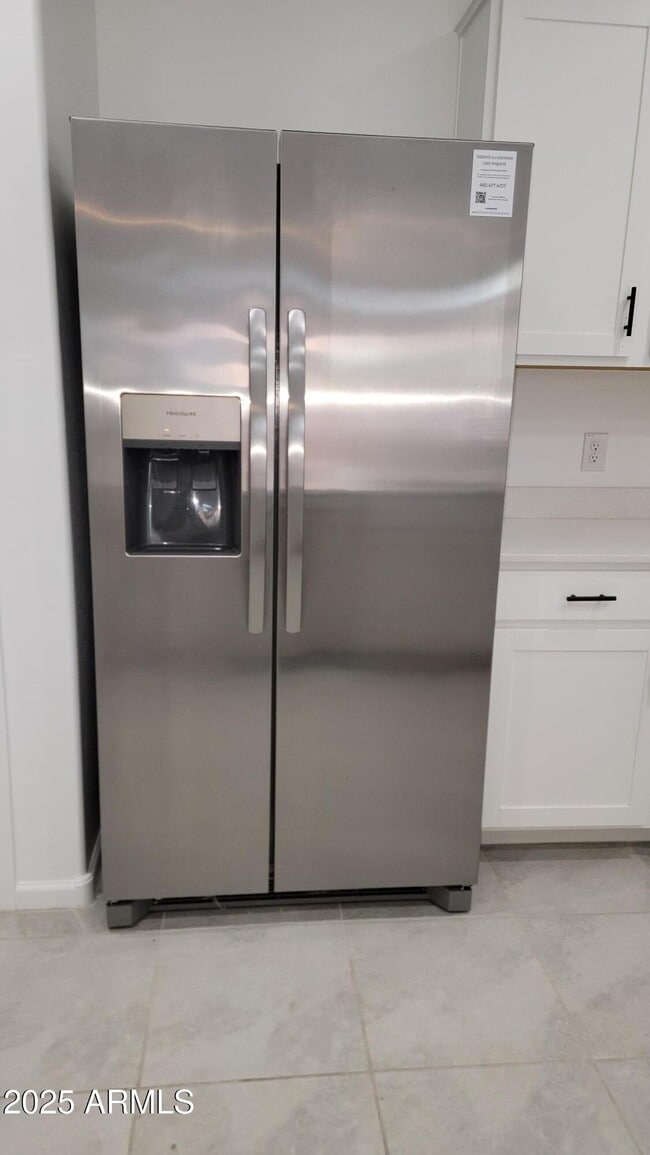 Building Photo - 15588 W Williams St