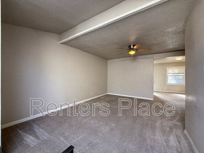 Building Photo - 3840 S Rockford Ave