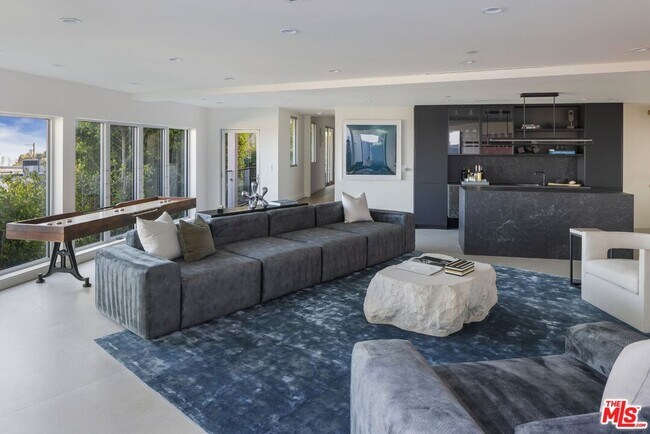 Building Photo - 9270 Kinglet Dr