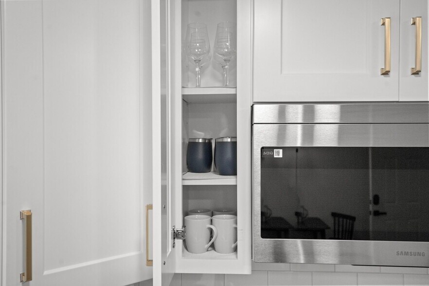 Building Photo - 149 E Main St