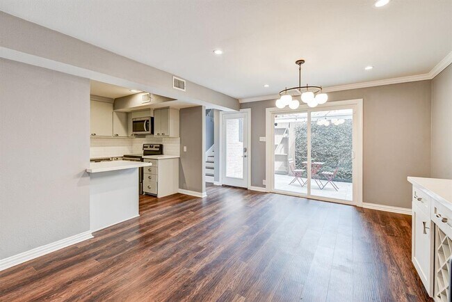 Building Photo - 6306 Riverview Way