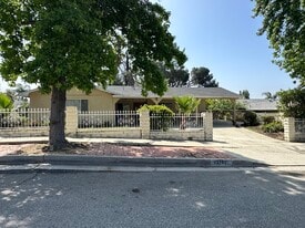 Building Photo - 13766 Paddock St