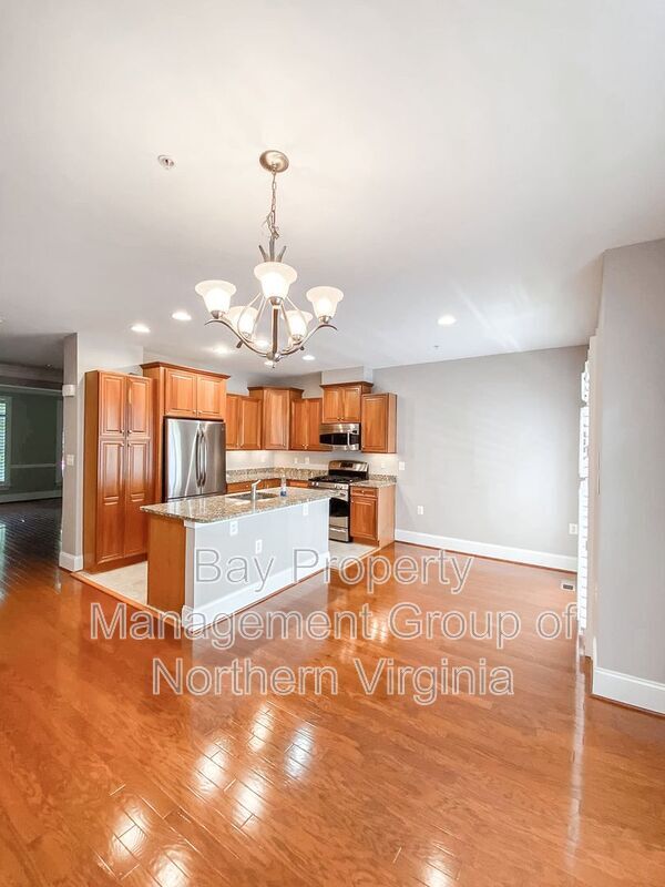 Building Photo - 4336 N Henderson Rd