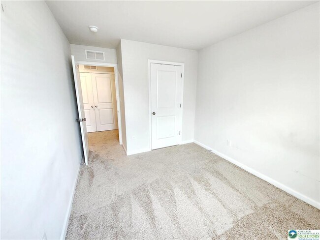 Building Photo - 1255 Susan Cir